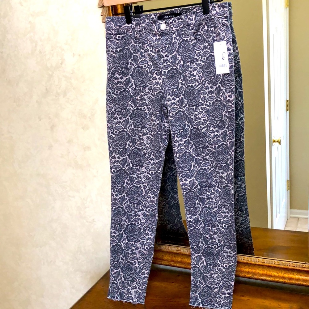 J Brand women’s mid rise crop skinny pants. Size 28.  Roses & lace design.